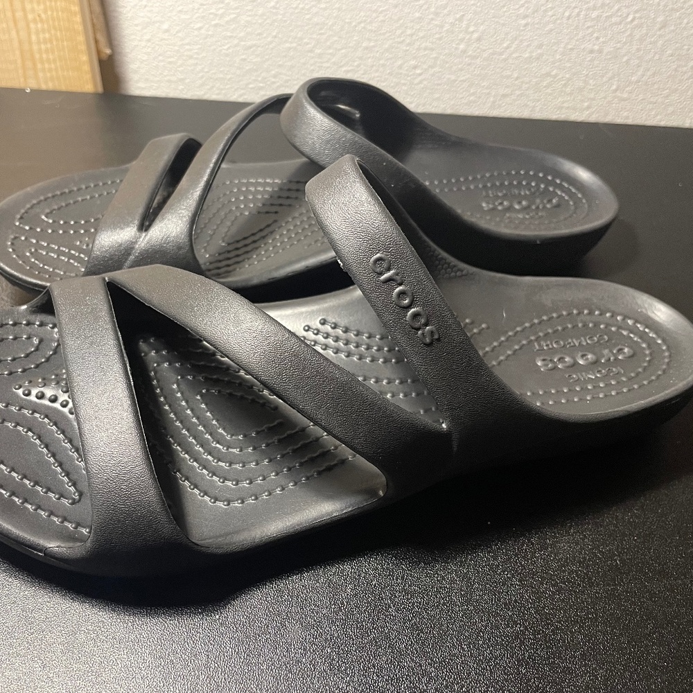 Crocs Black sandals. Size 8 Women
